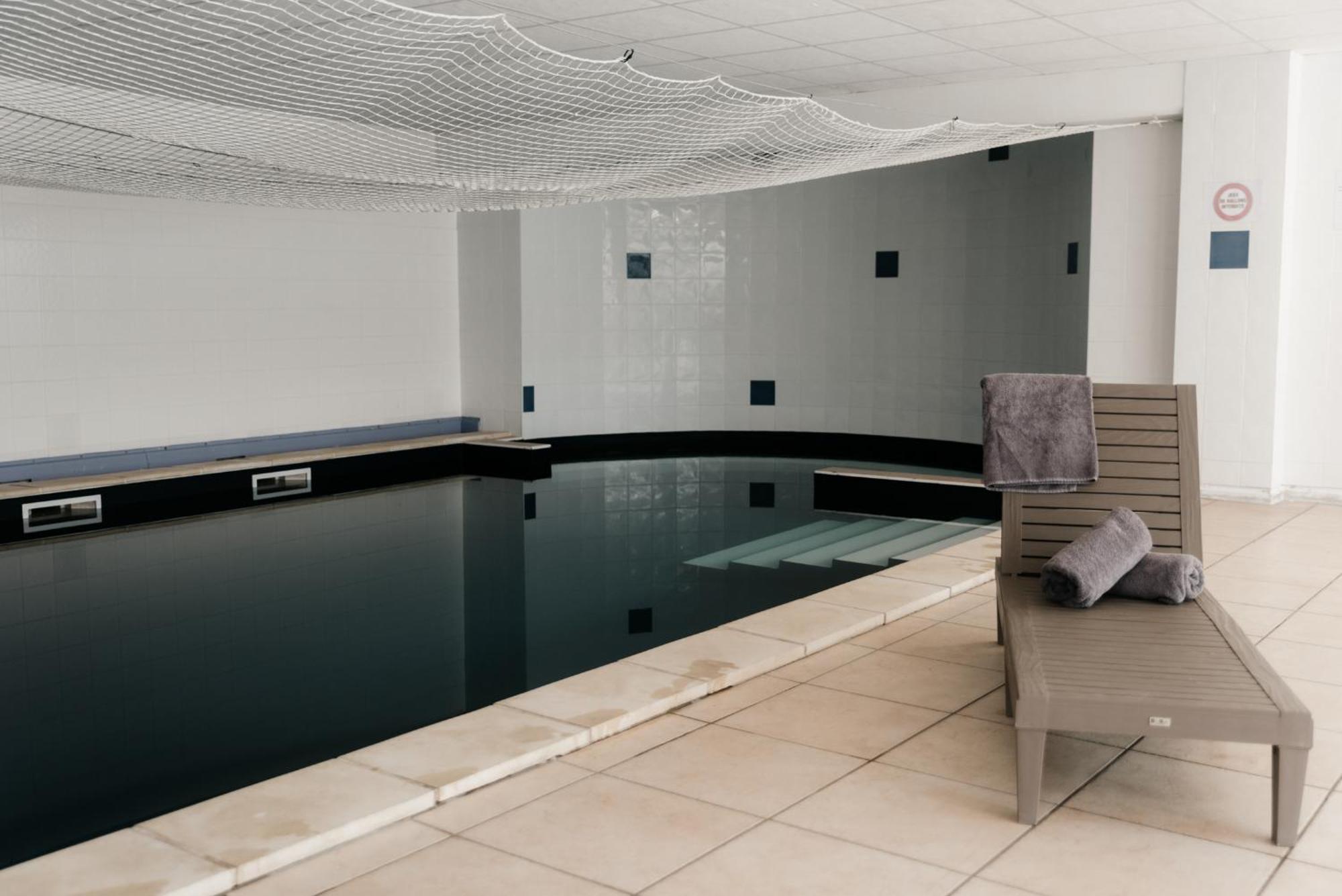 Appartement Moderne Central Avec Piscine, Garage Prive Et Terrasse Sud Uzes Exterior photo
